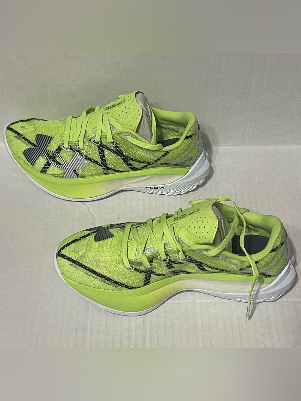 Under Armour Velociti Elite 2 - Unisex M6/W7.5 - Morph Green/Distant Grey - NIB - Picture 3 of 8